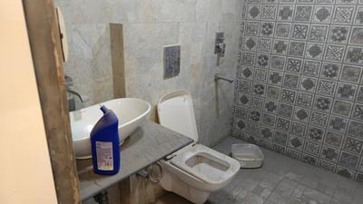 Bathroom Image of 850 Sq.ft 1 RK Builder Floor for rent in Model Town New Delhi for Rs. 12000