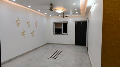 Living Room Image of 1300 Sq.ft 3 BHK Apartment / Flat for rent in Shikha Apartments, Patparganj New Delhi for Rs. 35000