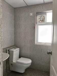 Common Bathroom Image of 1350 Sq.ft 2.5 BHK Apartment / Flat for rent in Shree Vardhman Victoria, Sector 70 Gurgaon for Rs. 43000