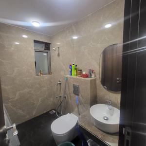 Bathroom Image of 1100 Sq.ft 3 BHK Apartment / Flat for rent in DLH The Park Residences Phase 1, Andheri West Mumbai for Rs. 190000