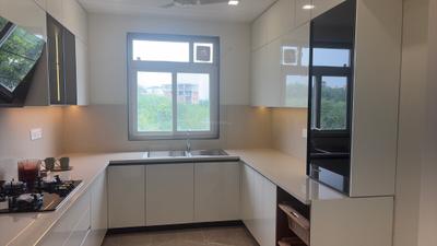 Kitchen Image of 2000 Sq.ft 3 BHK Independent House for sale in BPTP Amstoria , Sector 102 Gurgaon for Rs. 32000000