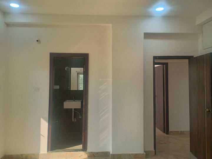 Hallmark Skyrena Main Image 1