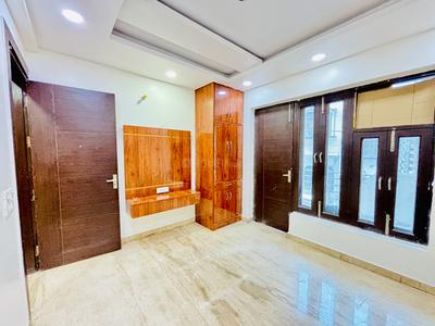 Bedroom Image of 1820 Sq.ft 3 BHK Builder Floor for rent in Shahdara New Delhi for Rs. 40000