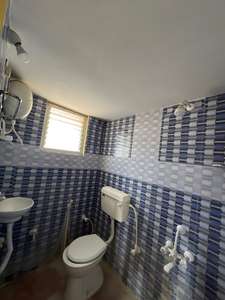 Bathroom Image of 1500 Sq.ft 2 BHK Builder Floor for rent in Othakalmandapam Coimbatore for Rs. 13000