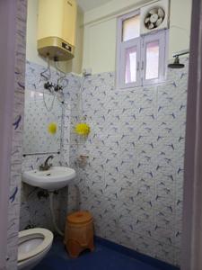 Bathroom Image of 1169 Sq.ft 3 BHK Apartment / Flat for sale in Jaypee Kosmos, Sector 134 Noida for Rs. 11500000
