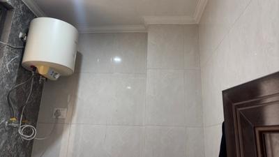 Bathroom Image of 270 Sq.ft 1 RK Apartment / Flat for rent in DLF Phase 3 Gurgaon for Rs. 13500