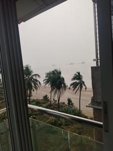 Balcony Image of 300 Sq.ft 1 RK Apartment / Flat for rent in Juhu Mumbai for Rs. 50000