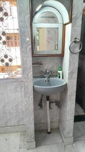 Bathroom Image of 600 Sq.ft 2 BHK Independent House for rent in Ashok Vihar New Delhi for Rs. 24999