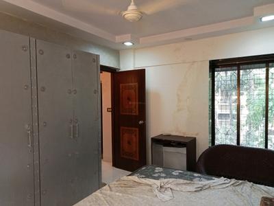 Bedroom Image of 950 Sq.ft 2 BHK Apartment / Flat for rent in Solomon Apartments, Pali Hill Mumbai for Rs. 130000