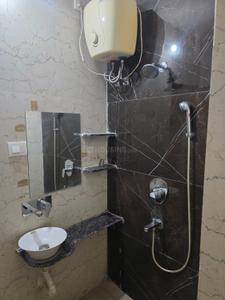Bathroom Image of 950 Sq.ft 2 BHK Builder Floor for rent in Kolar Road Bhopal for Rs. 22000