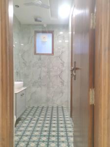 Common Bathroom Image of 2583 Sq.ft 4 BHK Builder Floor for sale in Green Field Colony Faridabad for Rs. 26000000