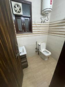 Bathroom Image of 550 Sq.ft 1 BHK Apartment / Flat for rent in Swaraj Homes Block K Saket RWA, Said-Ul-Ajaib New Delhi for Rs. 14000