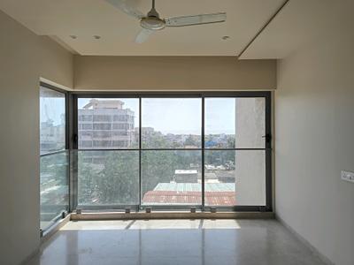 Bedroom Image of 1200 Sq.ft 3 BHK Apartment / Flat for rent in Santacruz West Mumbai for Rs. 250000