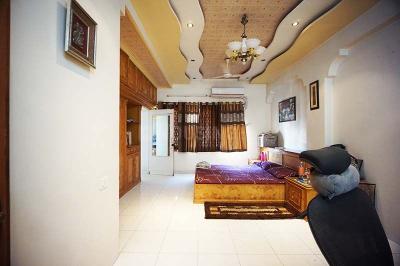 Hall Image of 2790 Sq.ft 4 BHK Apartment / Flat for sale in Navrangpura Ahmedabad for Rs. 18500000