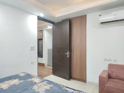 Bedroom Image of 1600 Sq.ft 3 BHK Apartment / Flat for rent in Said-Ul-Ajaib New Delhi for Rs. 40000