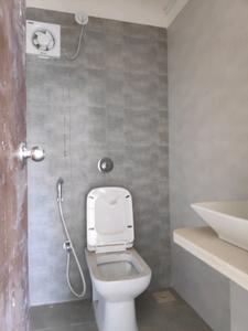 Common Bathroom Image of 1050 Sq.ft 3 BHK Apartment / Flat for sale in Parinee Adney, Dahisar West Mumbai for Rs. 25000000