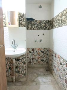 Common Bathroom Image of 900 Sq.ft 3 BHK Independent House for rent in Panchpota Kolkata for Rs. 12000