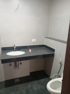 Bathroom Image of 1650 Sq.ft 3 BHK Apartment / Flat for rent in Omaxe The Palace, Gomti Nagar Lucknow for Rs. 53000