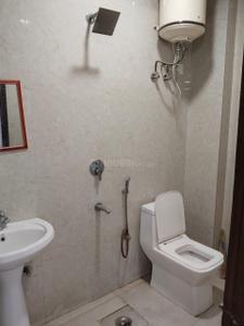 Bathroom Image of 850 Sq.ft 2 BHK Independent House for rent in Saket New Delhi for Rs. 25000