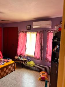 Bedroom Image of 984 Sq.ft 2 BHK Builder Floor for sale in Dhakuria Kolkata for Rs. 3200000
