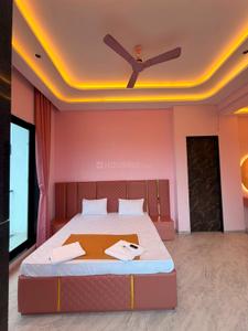 Bedroom Image of 1000 Sq.ft 2 BHK Apartment / Flat for rent in Sterling Tower, Mazgaon Mumbai for Rs. 90000