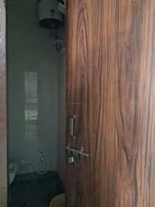 Common Bathroom Image of 600 Sq.ft 1 RK Apartment / Flat for rent in Sector 102 Noida for Rs. 15000