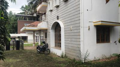 Building Image of 4000 Sq.ft 5 BHK Independent House for rent in Kadri Mangalore for Rs. 120000