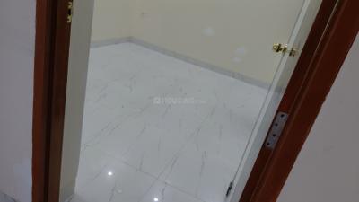Bedroom Image of 1600 Sq.ft 3 BHK Builder Floor for rent in Roberts Lines Lucknow for Rs. 22000