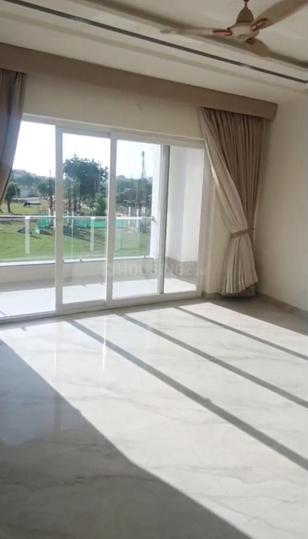 Adore Presidential World Main Image 1