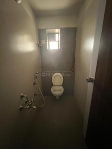 Bathroom Image of 1400 Sq.ft 3 BHK Apartment / Flat for rent in New Alkapuri Vadodara for Rs. 19000