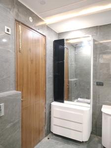 Common Bathroom Image of 3150 Sq.ft 4 BHK Builder Floor for sale in Ultra Luxury Builder Floor, Sector 85 Faridabad for Rs. 31000000