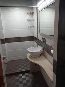 Bathroom Image of 1300 Sq.ft 2 BHK Apartment / Flat for rent in Juhu RuturajHousing, Santacruz West Mumbai for Rs. 110000