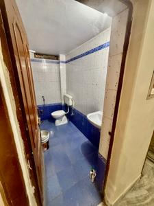 Bathroom Image of 2400 Sq.ft 3 BHK Independent House for rent in Sunderpur Varanasi for Rs. 16500