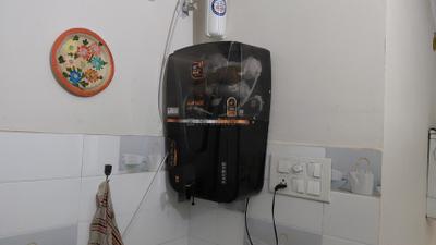 Kitchen Image of 1050 Sq.ft 2 BHK Apartment / Flat for rent in Arsha Sumangalam, Vrindavan Yojana Lucknow for Rs. 24000