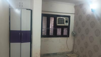 Bedroom Image of 1450 Sq.ft 3 BHK Builder Floor for rent in Swaraj Homes RWA Sant Nagar, Sant Nagar New Delhi for Rs. 38000