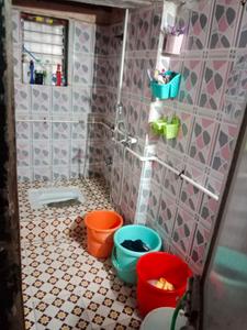 Bathroom Image of 300 Sq.ft 1 RK Apartment / Flat for rent in Vashi Navi Mumbai for Rs. 15000