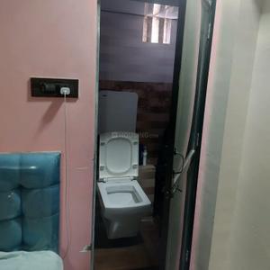 Bathroom Image of 1000 Sq.ft 2 BHK Apartment / Flat for rent in Sumer Park, Mazgaon Mumbai for Rs. 130000
