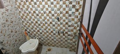 Bathroom Image of 1200 Sq.ft 2 BHK Apartment / Flat for rent in Adajan Surat for Rs. 19000