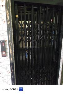 Lift Image of 700 Sq.ft 2 BHK Apartment / Flat for sale in Sinthi Kolkata for Rs. 3850000