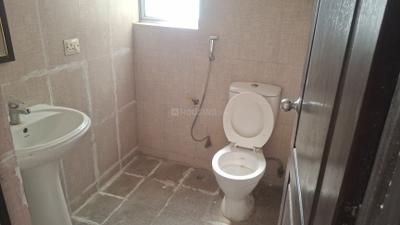 Bathroom Image of 585 Sq.ft 1 BHK Apartment / Flat for rent in Bamheta Village Ghaziabad for Rs. 9500