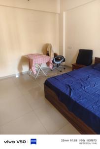 Bedroom Image of 1000 Sq.ft 2 BHK Apartment / Flat for rent in Vardhaman Heights Phase2, Rahatani Pune for Rs. 25500