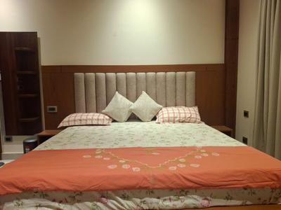 Bedroom Image of 1400 Sq.ft 2 BHK Builder Floor for rent in Dharampur Solan for Rs. 60000