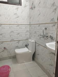 Common Bathroom Image of 400 Sq.ft 1 BHK Builder Floor for sale in Laxmi Nagar New Delhi for Rs. 2900000