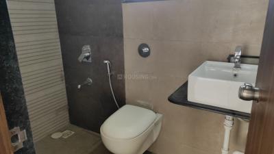 Bathroom Image of 550 Sq.ft 1 BHK Apartment / Flat for rent in Kohinoor Sportsville, Maan Pune for Rs. 21999