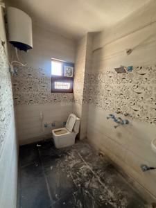Bathroom Image of 1050 Sq.ft 2 BHK Apartment / Flat for rent in Krishna Vatika Society, Sector 63 Noida for Rs. 22500