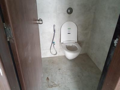 Bathroom Image of 1000 Sq.ft 2 BHK Apartment / Flat for rent in Prasun Sarvam, Kharadi Pune for Rs. 38500