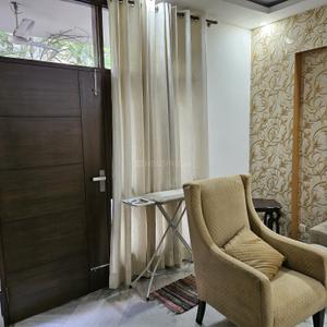 Bedroom Image of 2000 Sq.ft 3 BHK Builder Floor for rent in RWA East of Kailash Block E, Kalash Enclave New Delhi for Rs. 120000