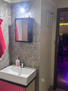 Bathroom Image of 1300 Sq.ft 2 BHK Apartment / Flat for rent in Siddhesh Optimus, Viman Nagar Pune for Rs. 50000