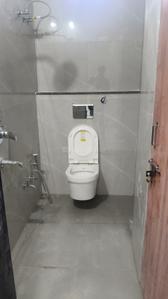 Bathroom Image of 550 Sq.ft 1 BHK Apartment / Flat for rent in Palasia Indore for Rs. 27000
