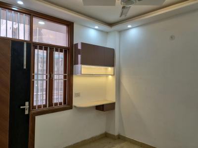 Bedroom Image of 1300 Sq.ft 4 BHK Apartment / Flat for sale in Chandra Park New Delhi for Rs. 10500000